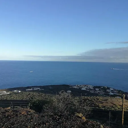 Estudio Con Terraza * La Caleta (El Hierro)